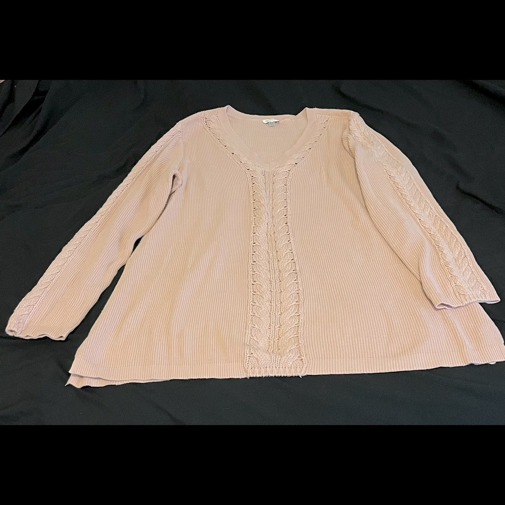 AVENUE Pale pink v-neck sweater